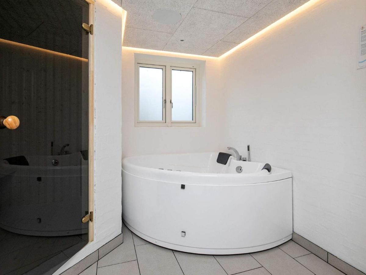 14 Person Holiday Home In L Kken 루켄 외부 사진